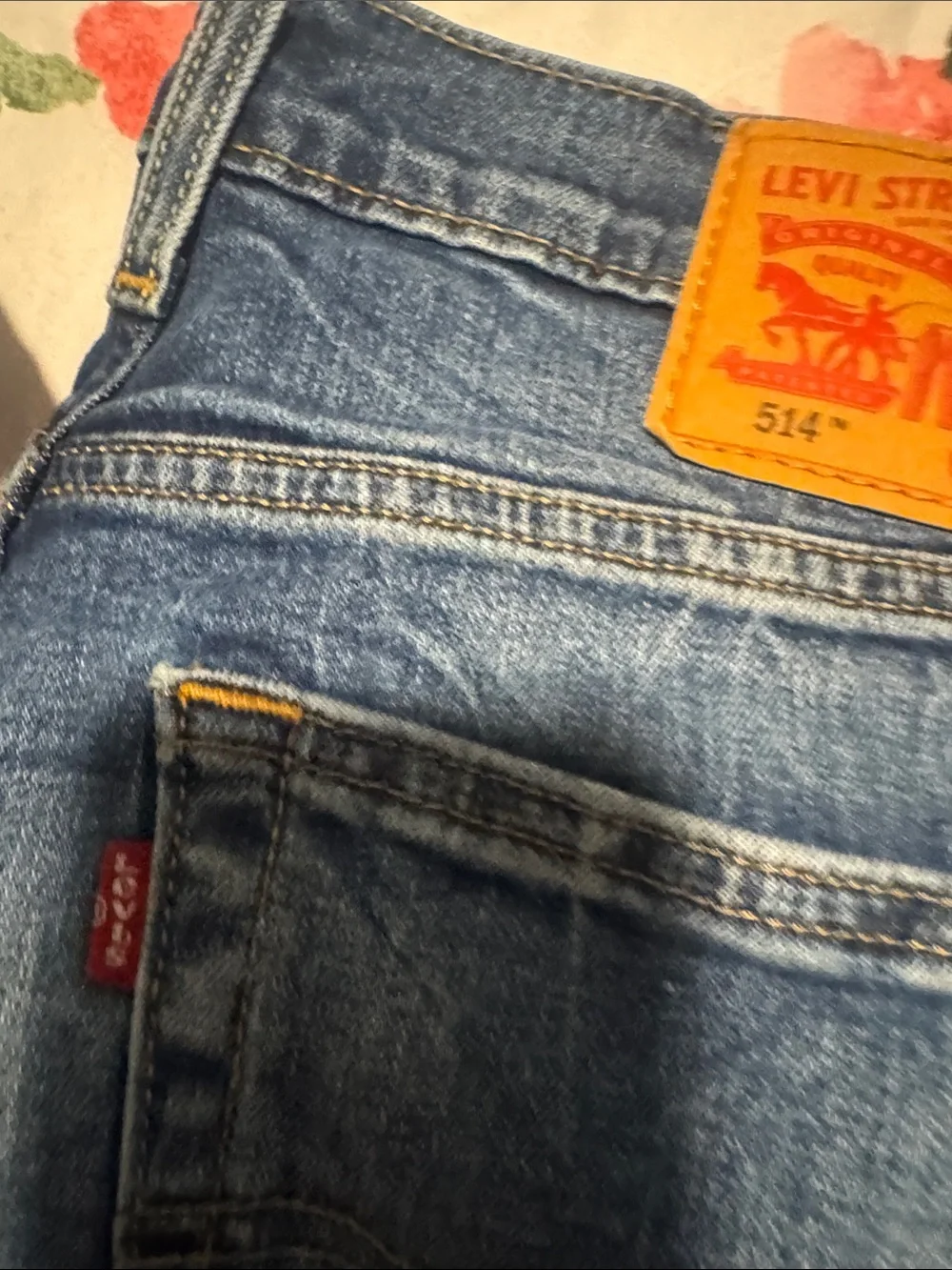 Levi's Men's Slim Straight Jeans in Medium Blue Denim